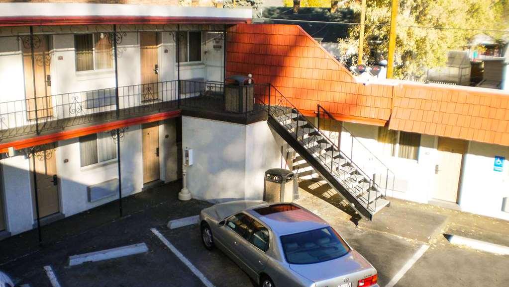 Magnuson Hotel Park Vue Ely Exterior photo